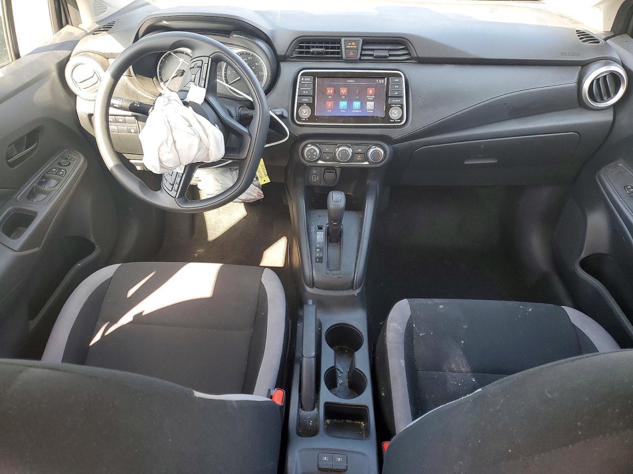 Nissan Versa S