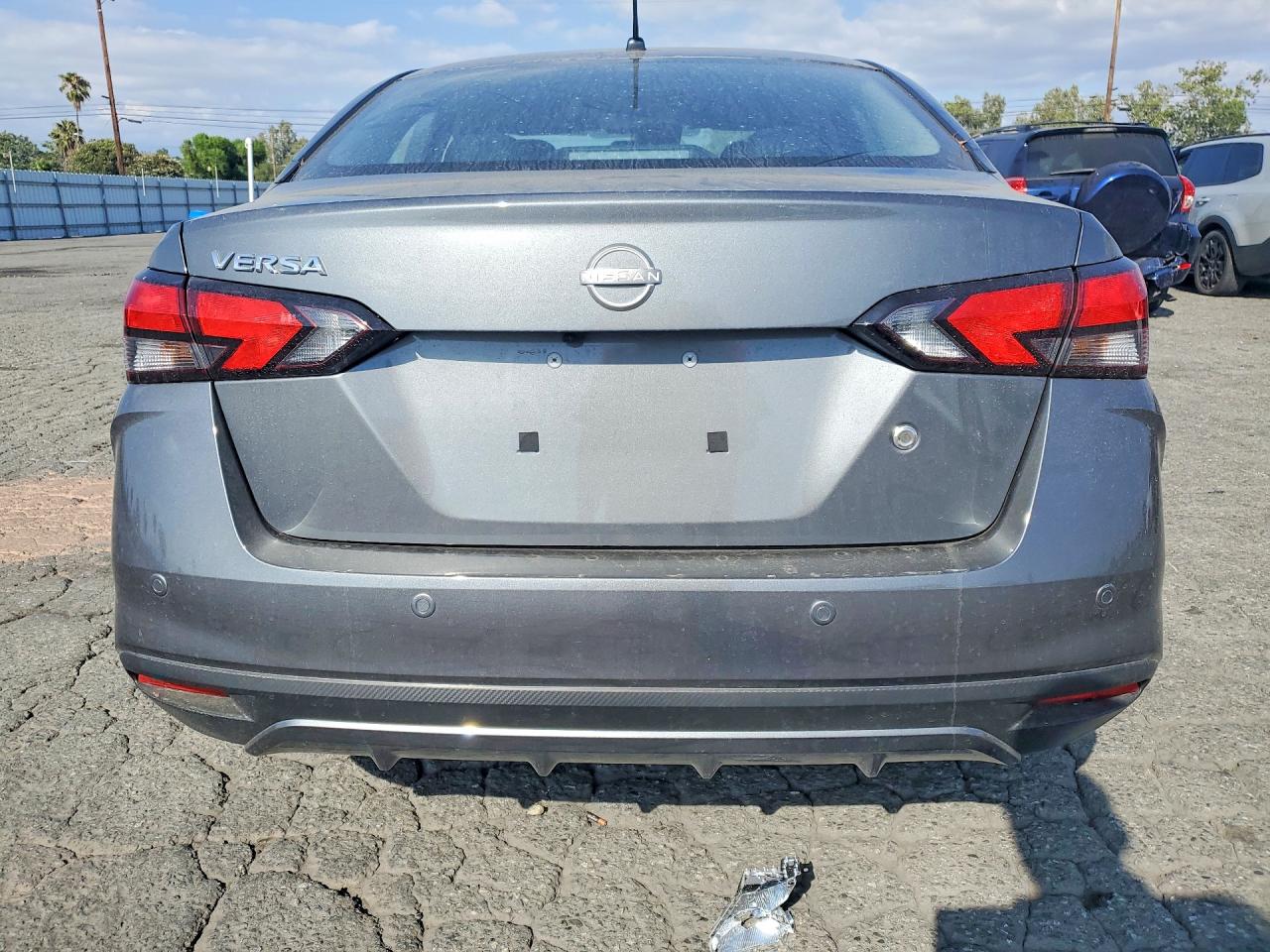 Nissan Versa S