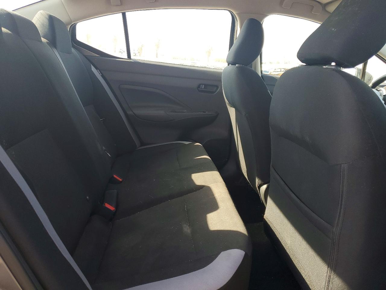 Nissan Versa S