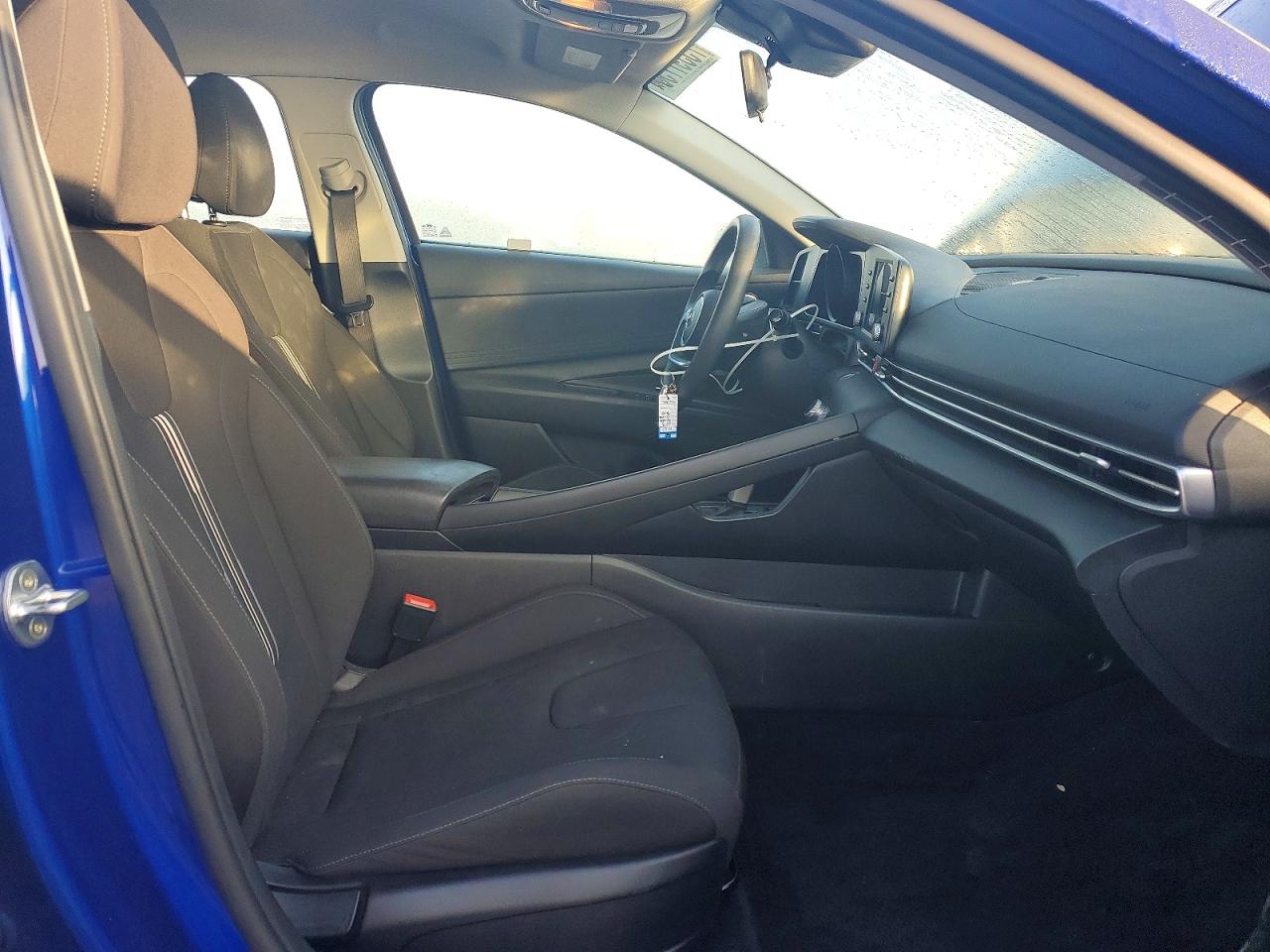 Hyundai ELANTRA Blue