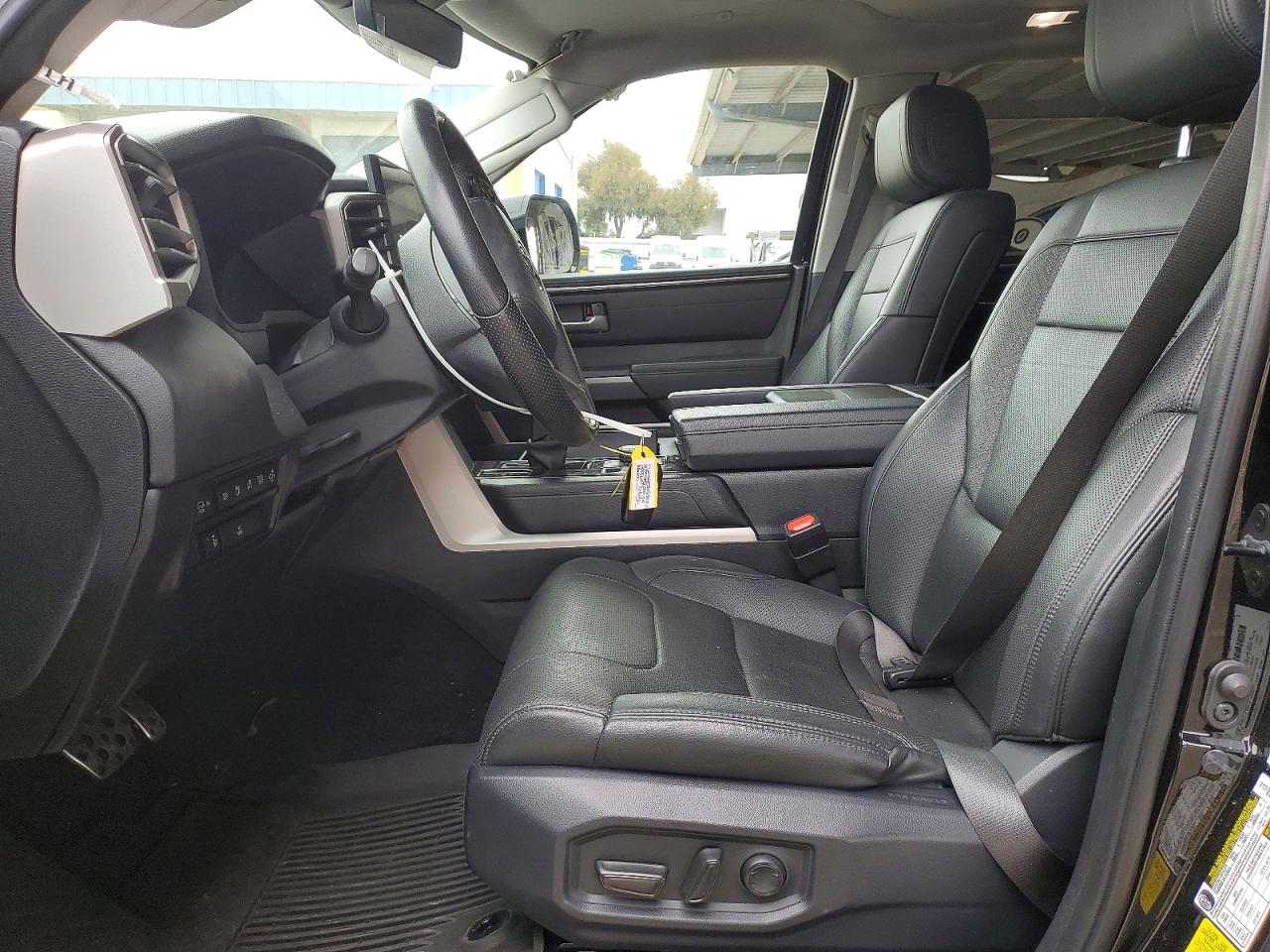 Toyota Sequoia Sr5