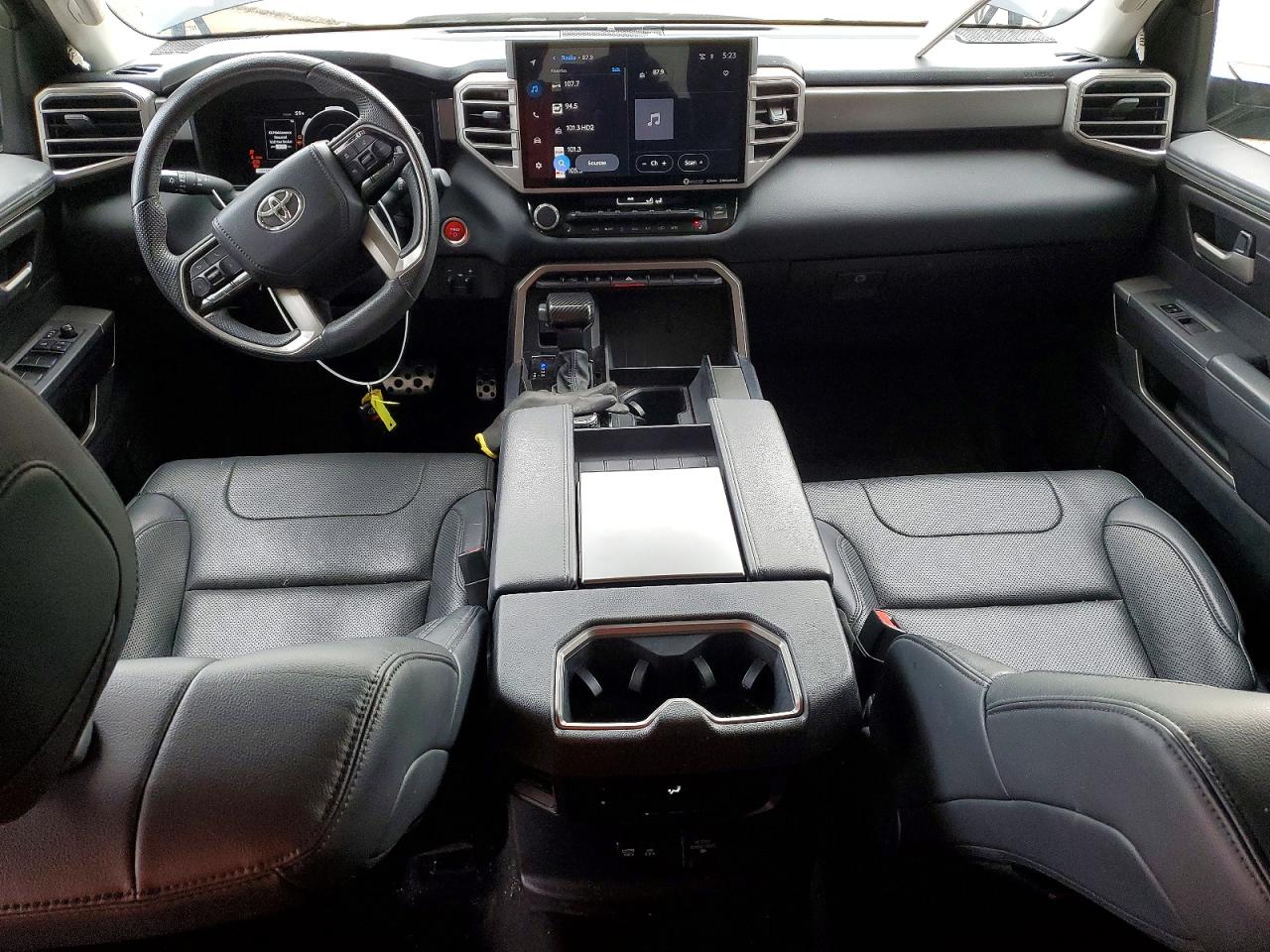 Toyota Sequoia Sr5