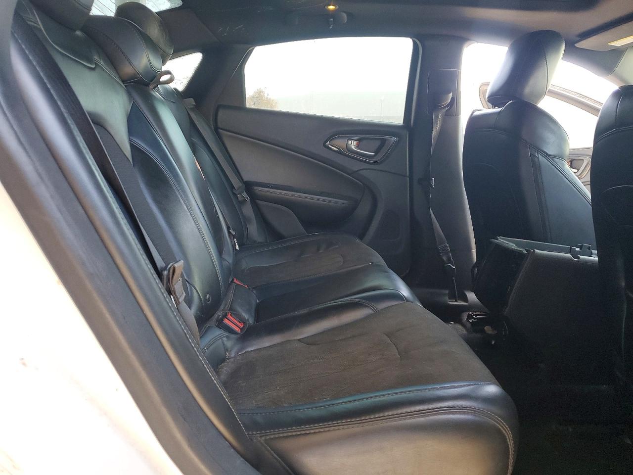 Chrysler 200 S