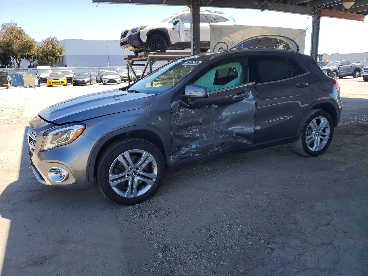 Salvage Mercedes-Benz GLA Image