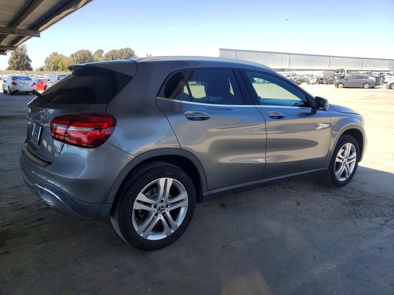Mercedes-Benz GLA 250 4matic