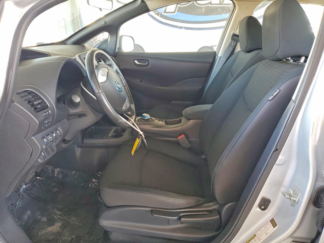 Nissan LEAF S