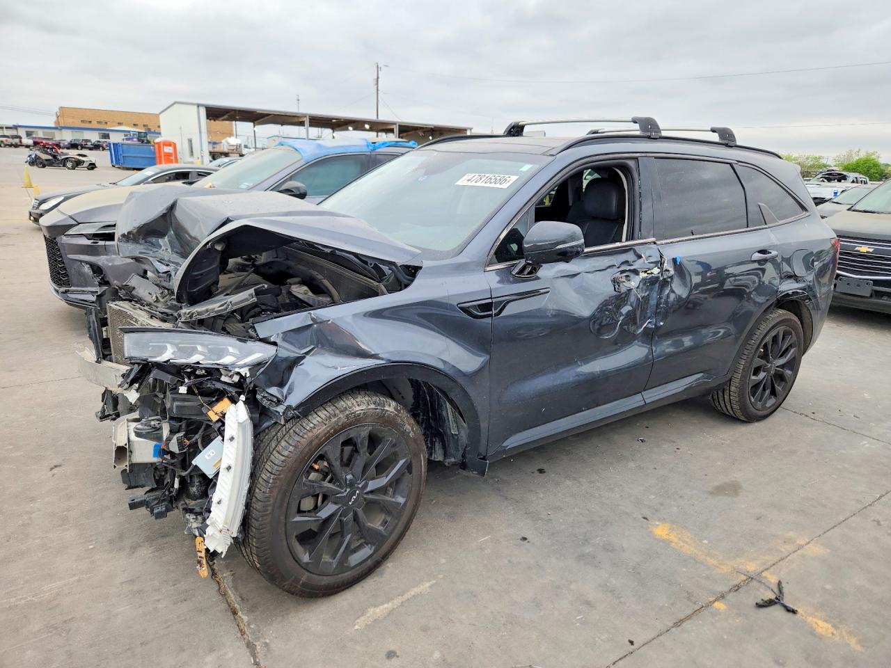 Salvage Kia Sorento Image