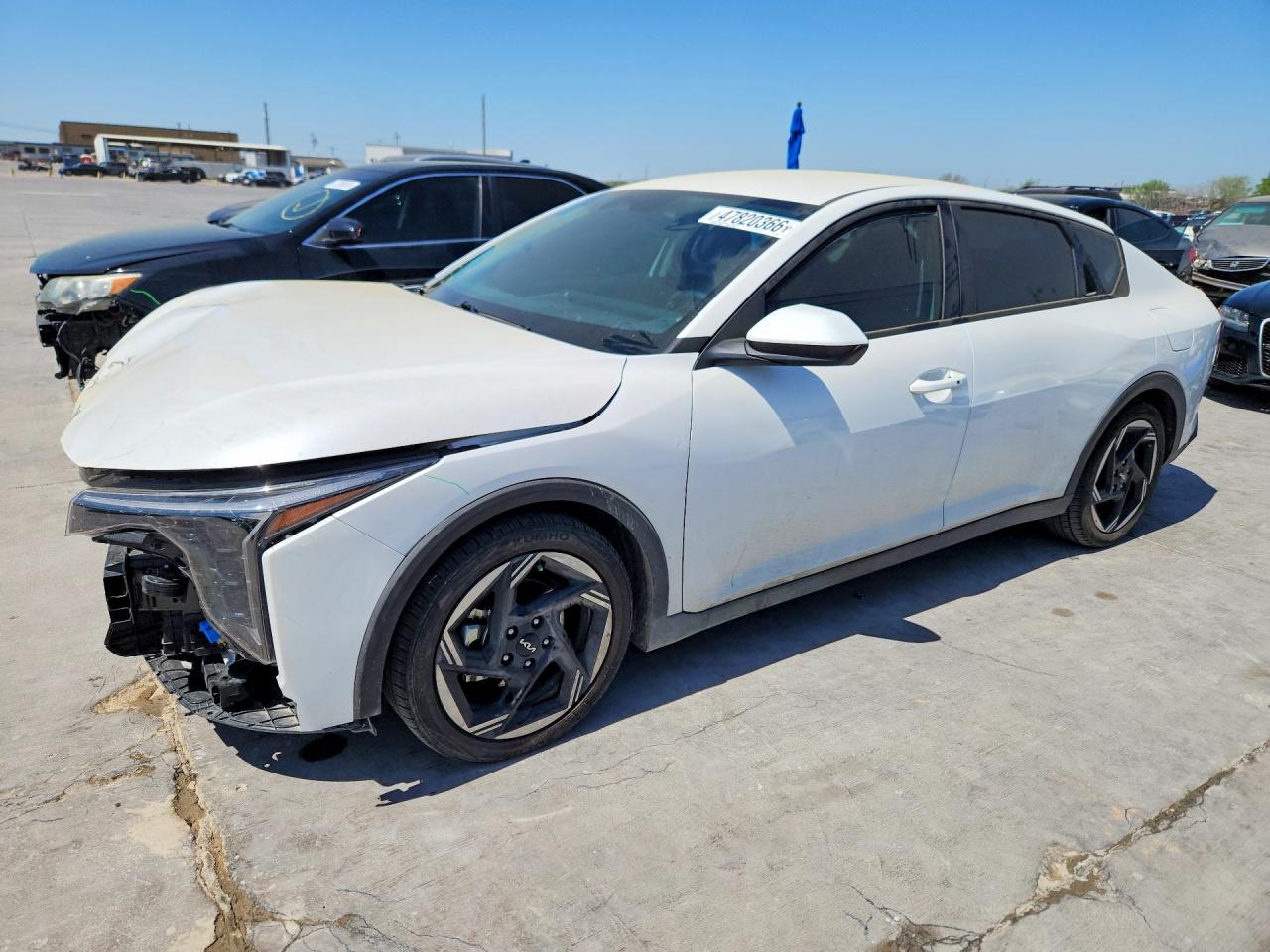 Salvage Kia K4 Image