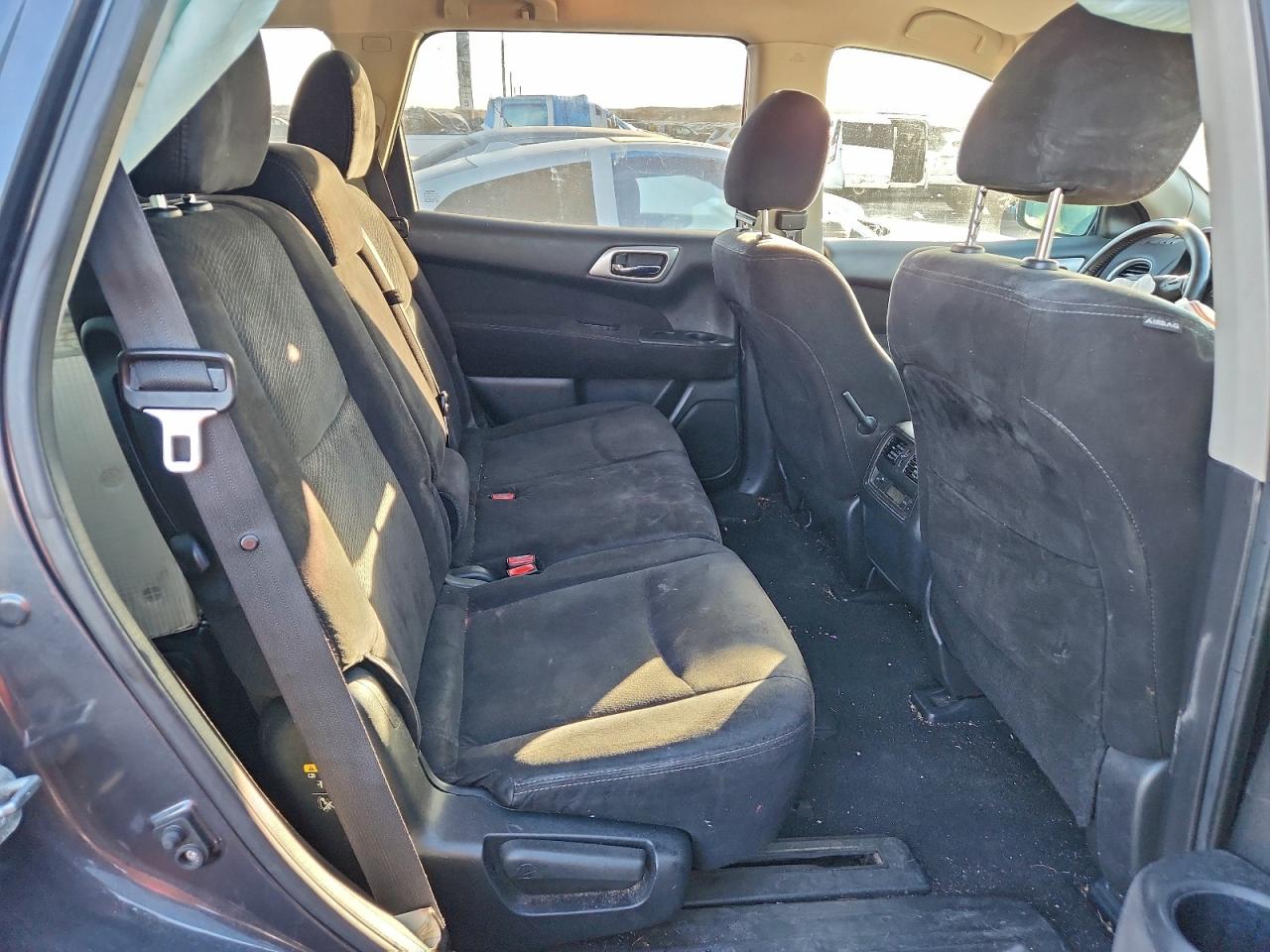 Nissan Pathfinder S