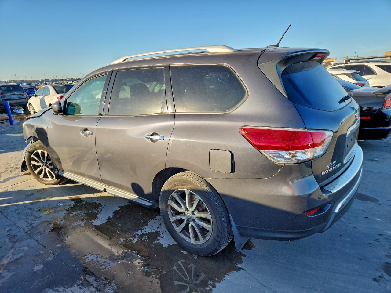 Nissan Pathfinder S