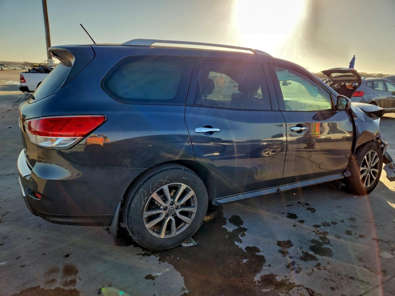 Nissan Pathfinder S