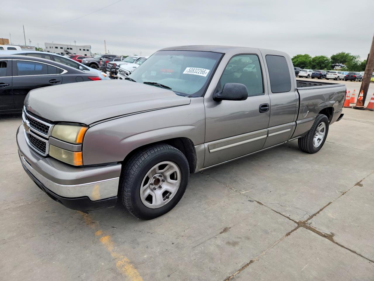 Salvage Chevrolet Silverado Image