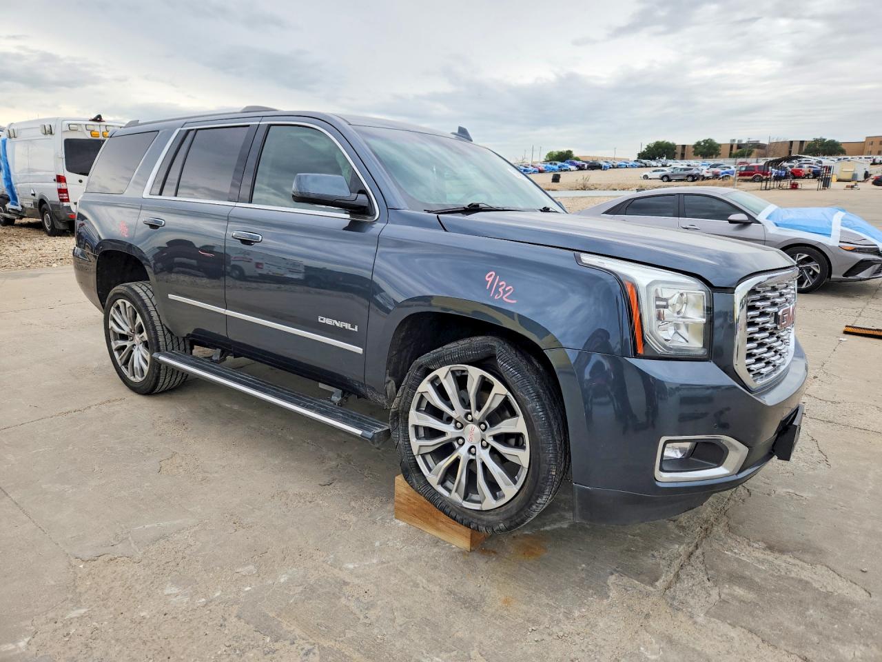 GMC Yukon Denali