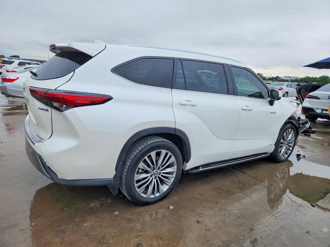Toyota Highlander Hybrid Platinum