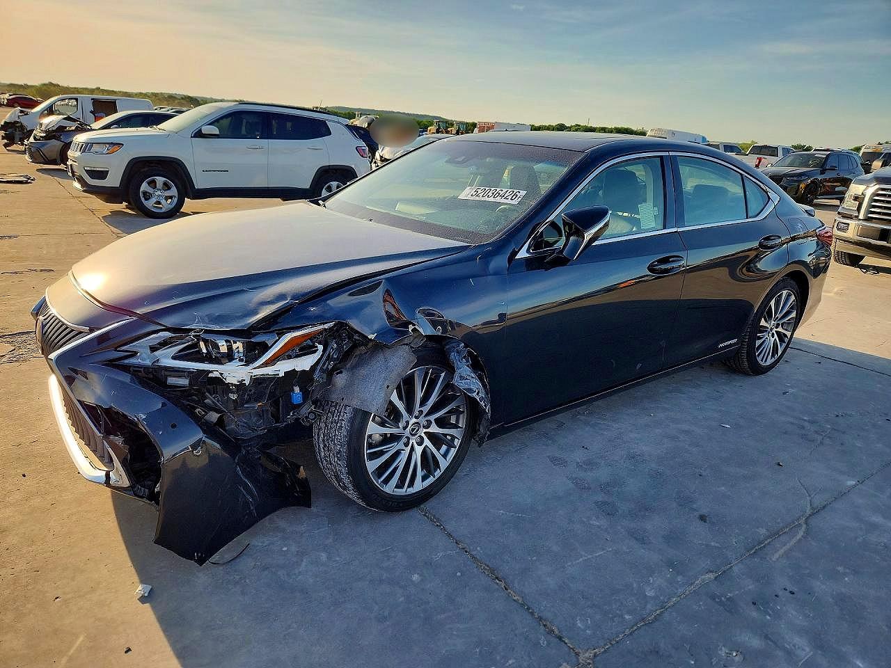 Salvage Lexus Es Image