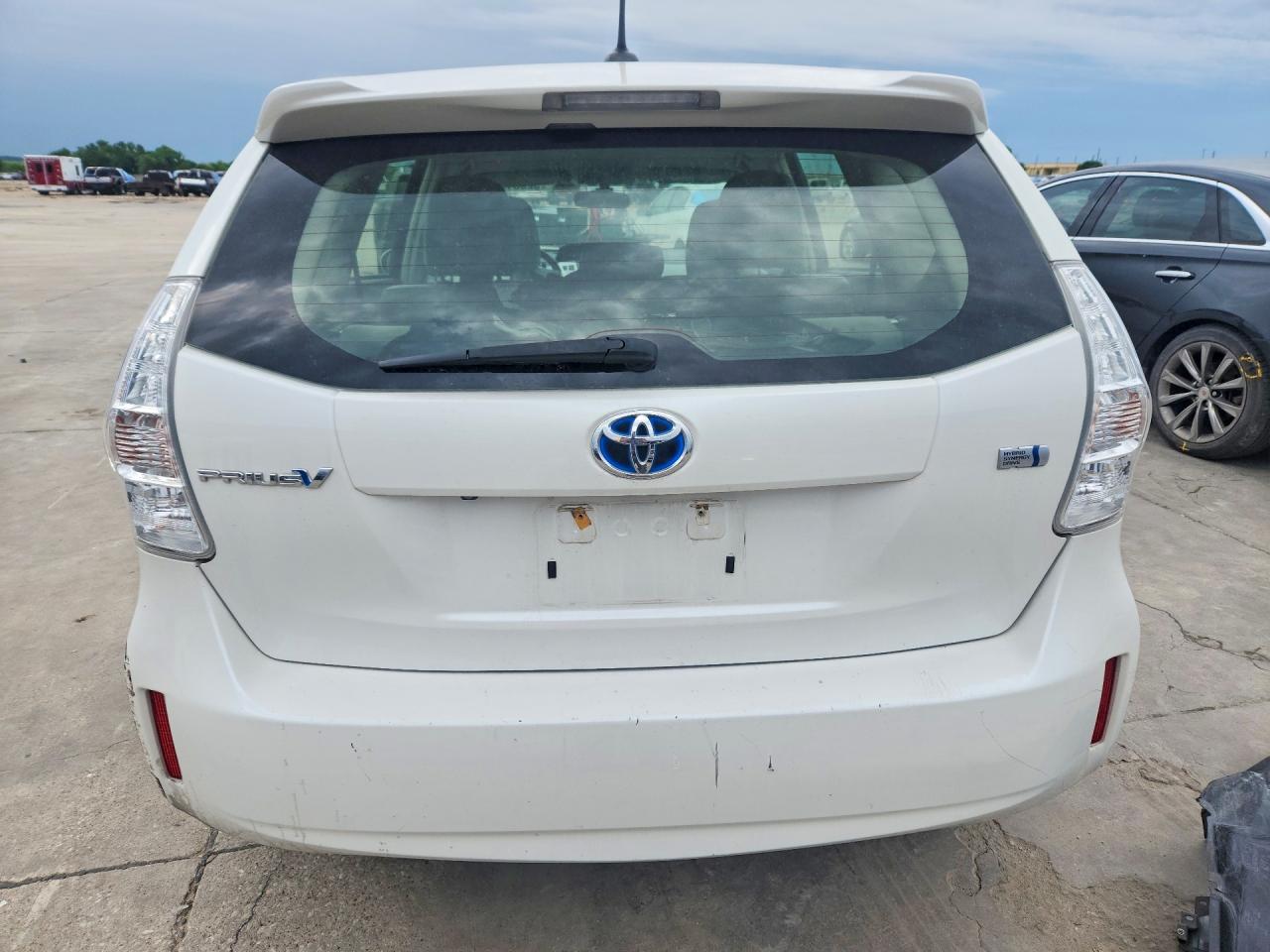 Toyota Prius v Three