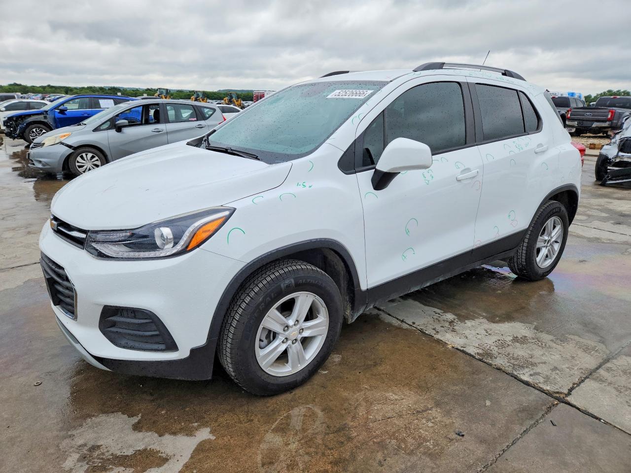 Salvage Chevrolet Trax Image