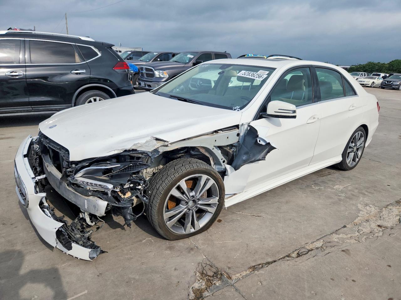 Salvage Mercedes-Benz E-Class Image