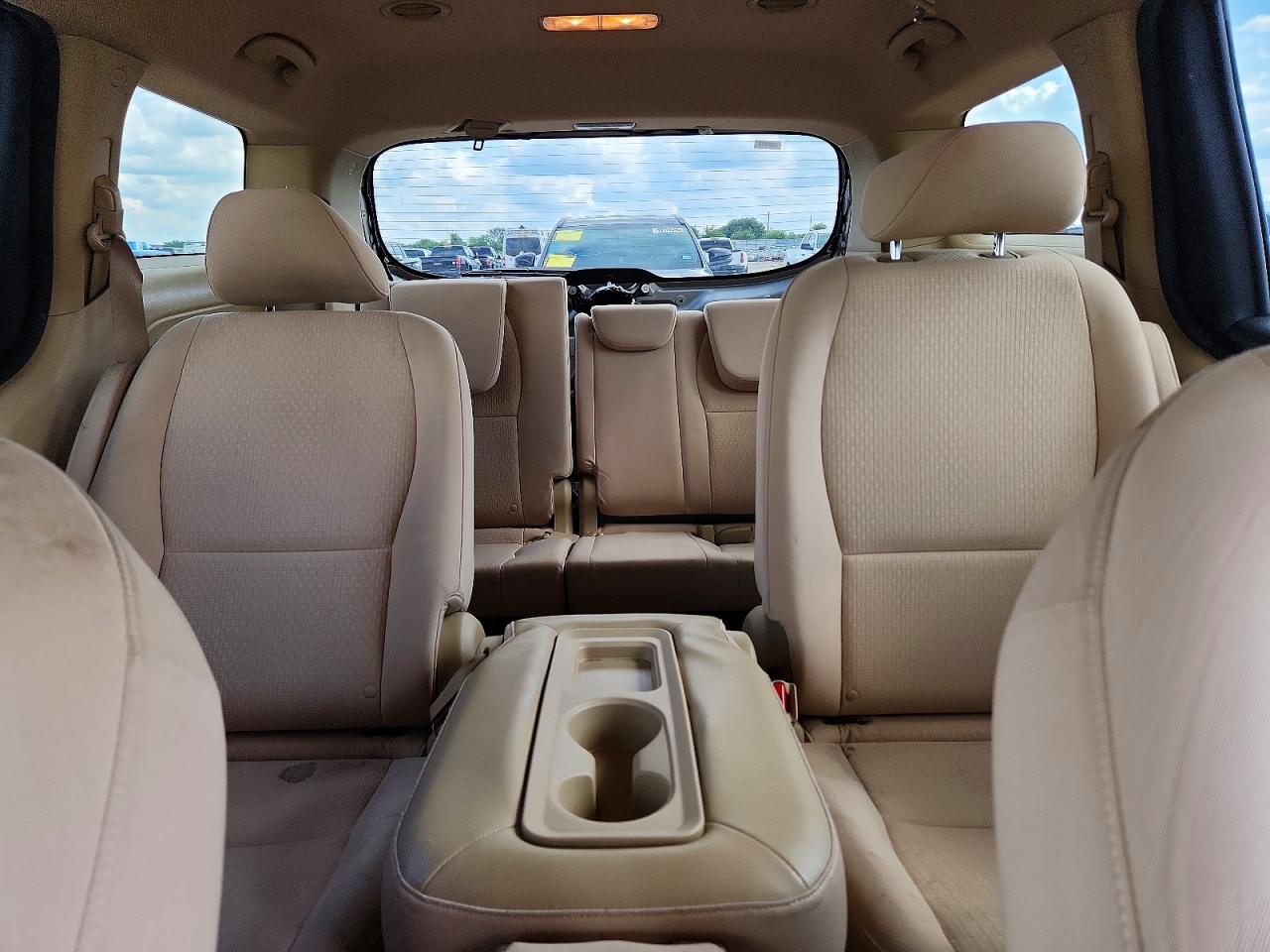 Kia Sedona Lx