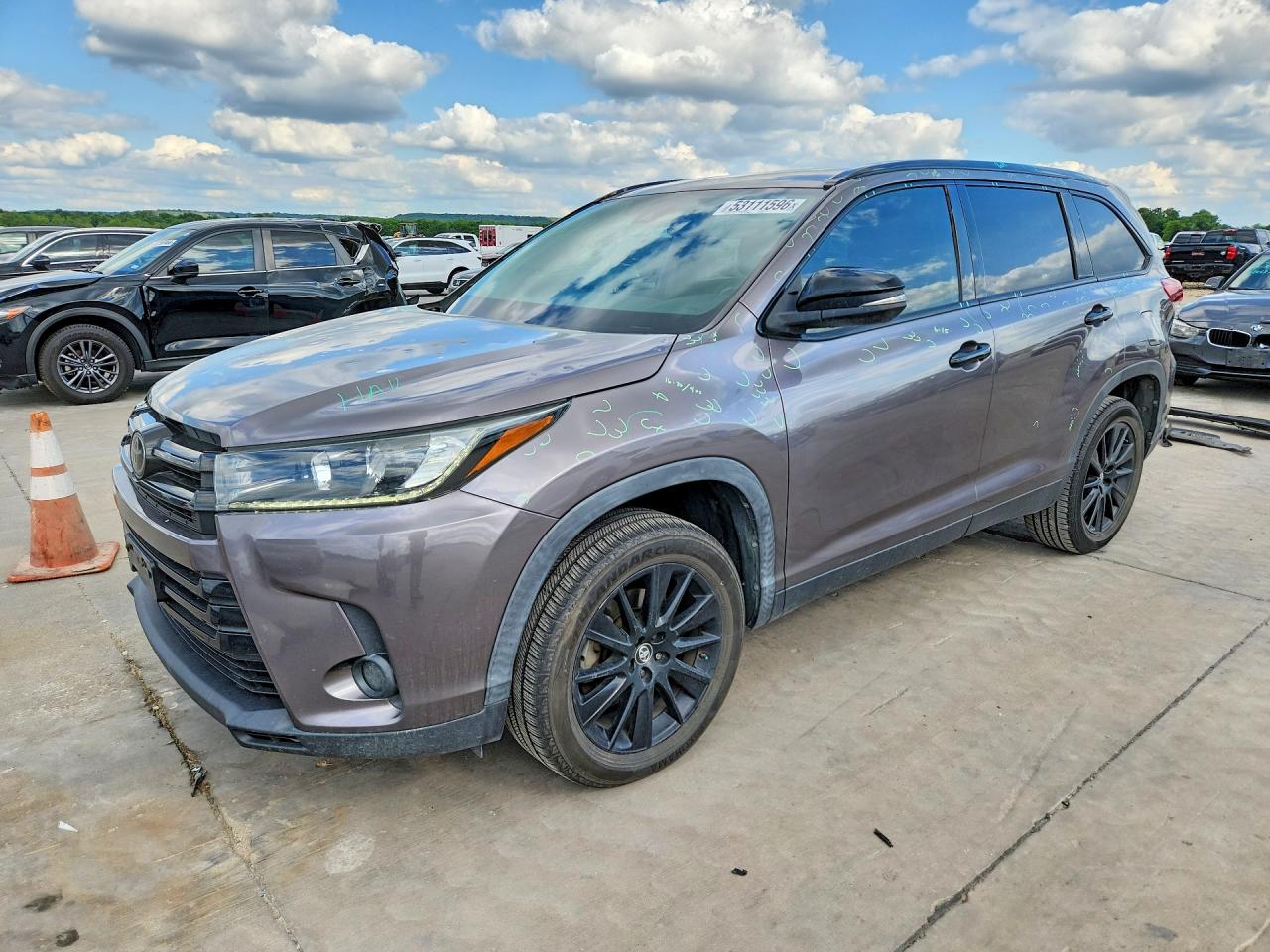 Salvage Toyota Highlander Image