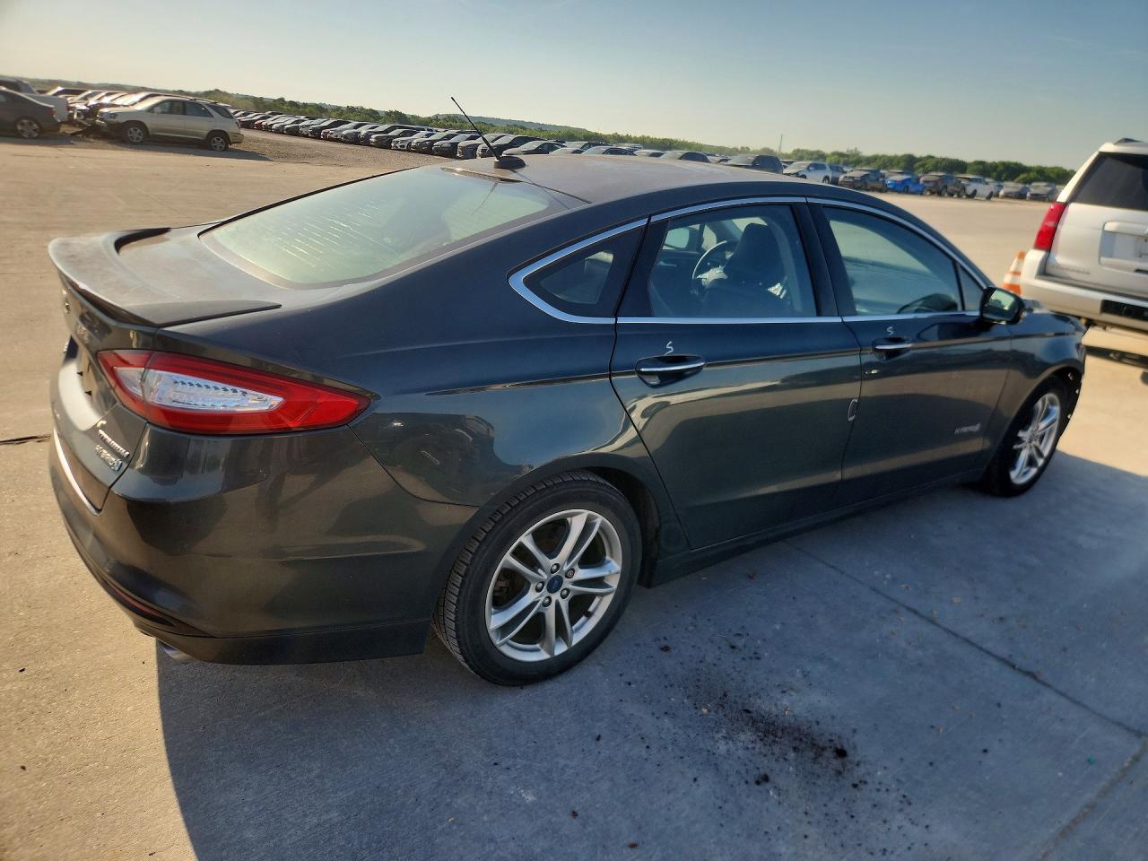 Ford Fusion Titanium Hev