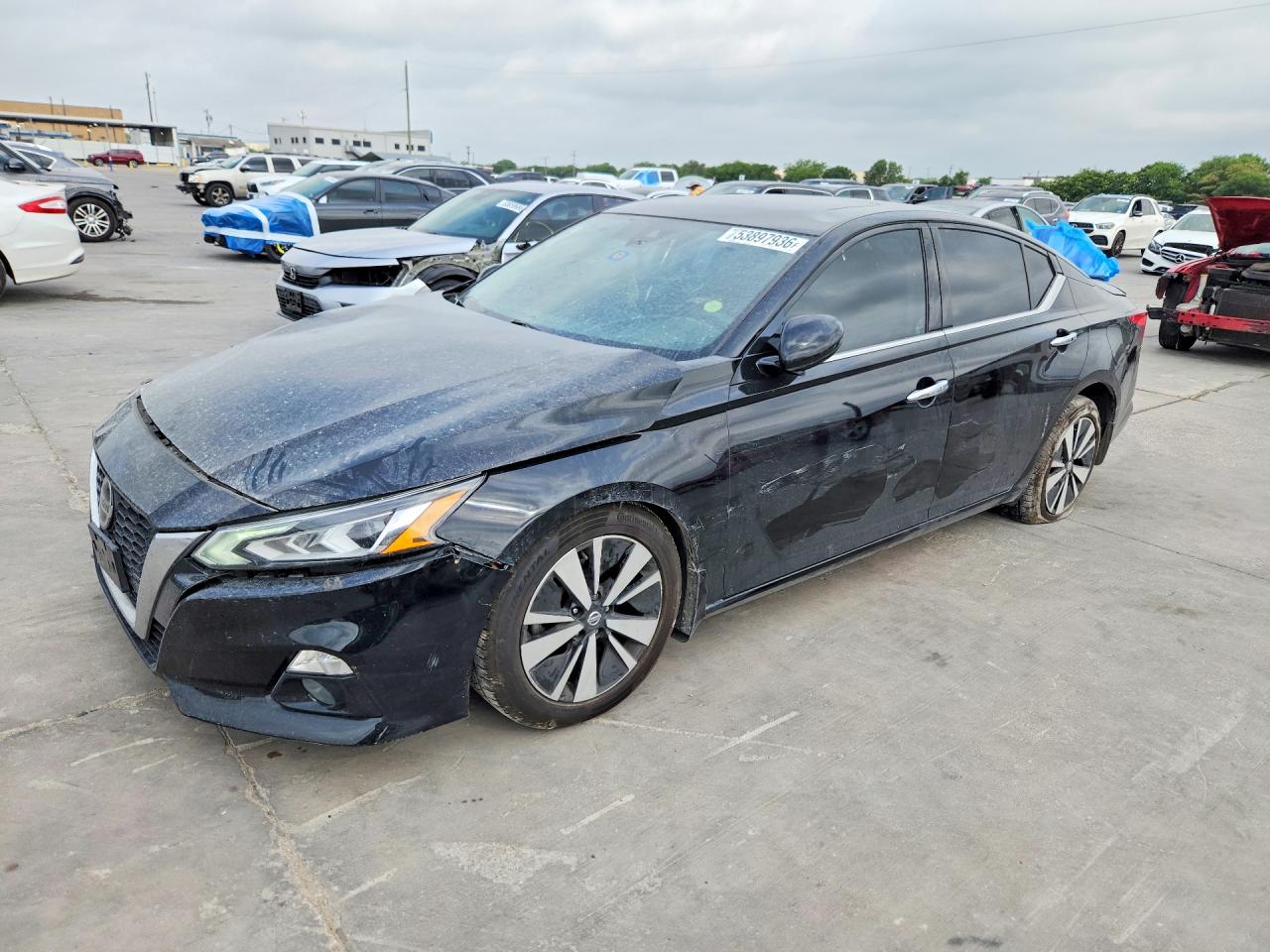 Salvage Nissan Altima Image