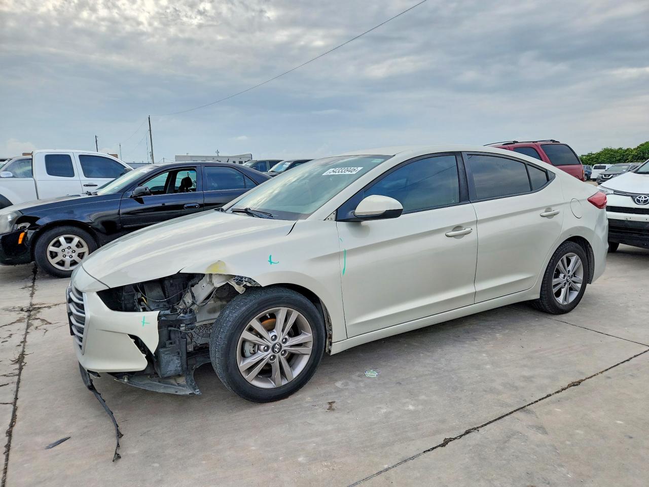 Salvage Hyundai ELANTRA Image
