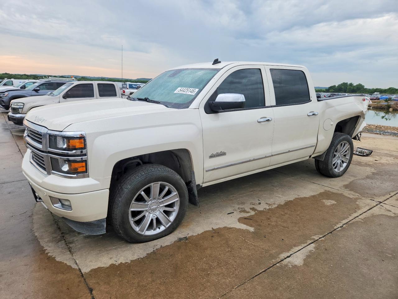 Salvage Chevrolet Silverado Image