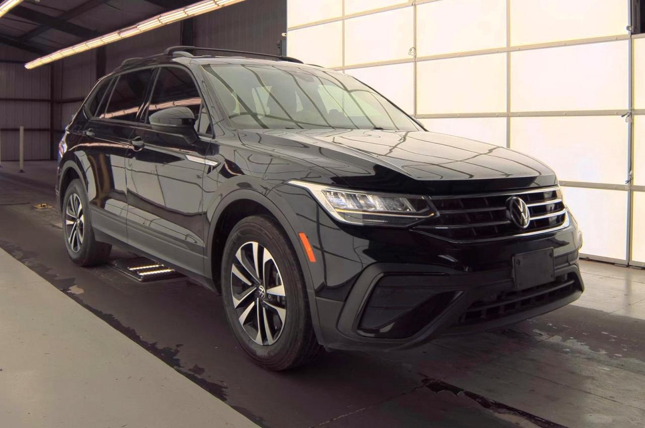 Salvage Volkswagen Tiguan Image