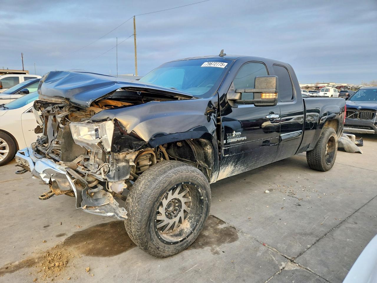 Salvage GMC Sierra Image