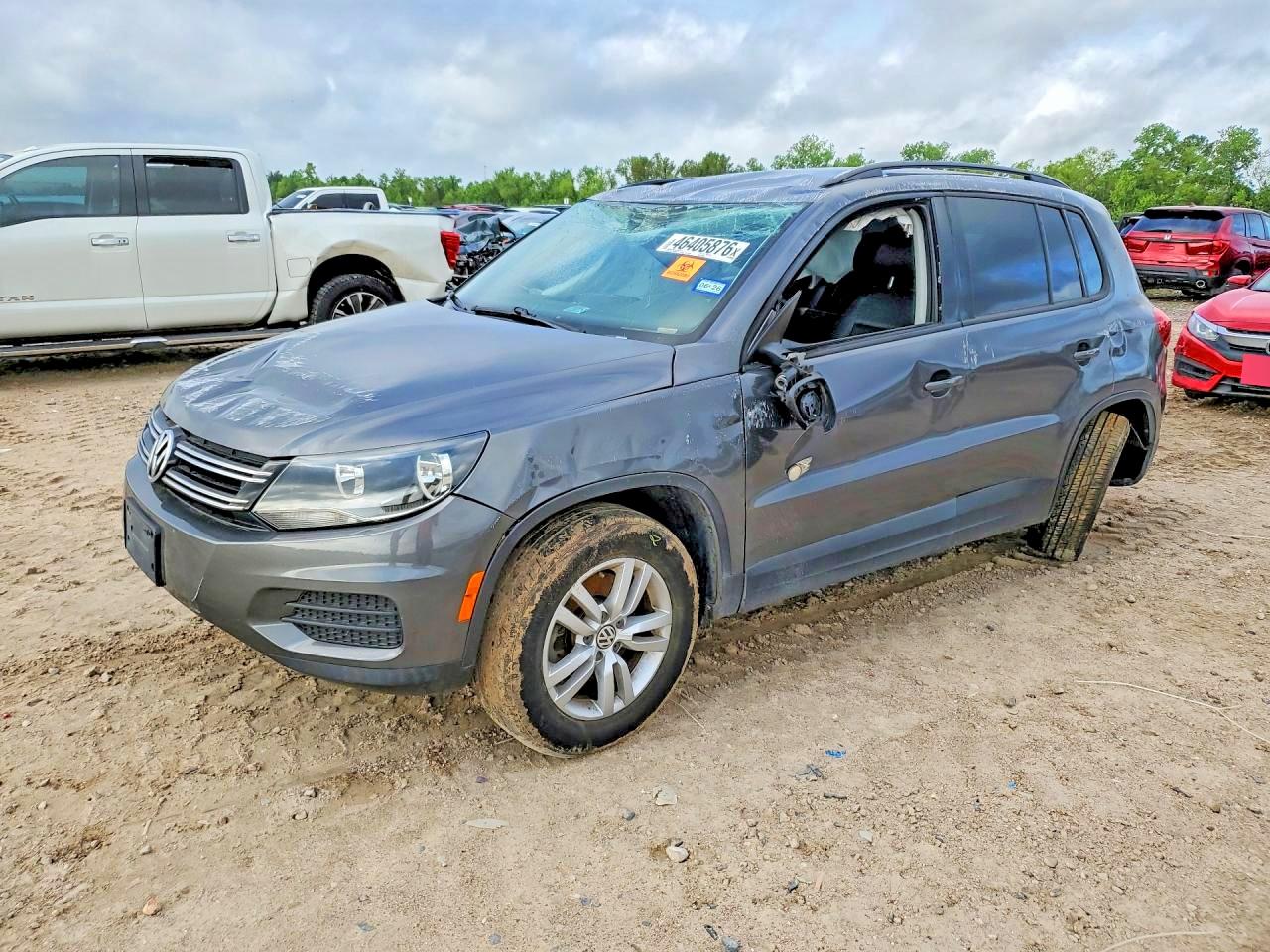 Salvage Volkswagen Tiguan Image