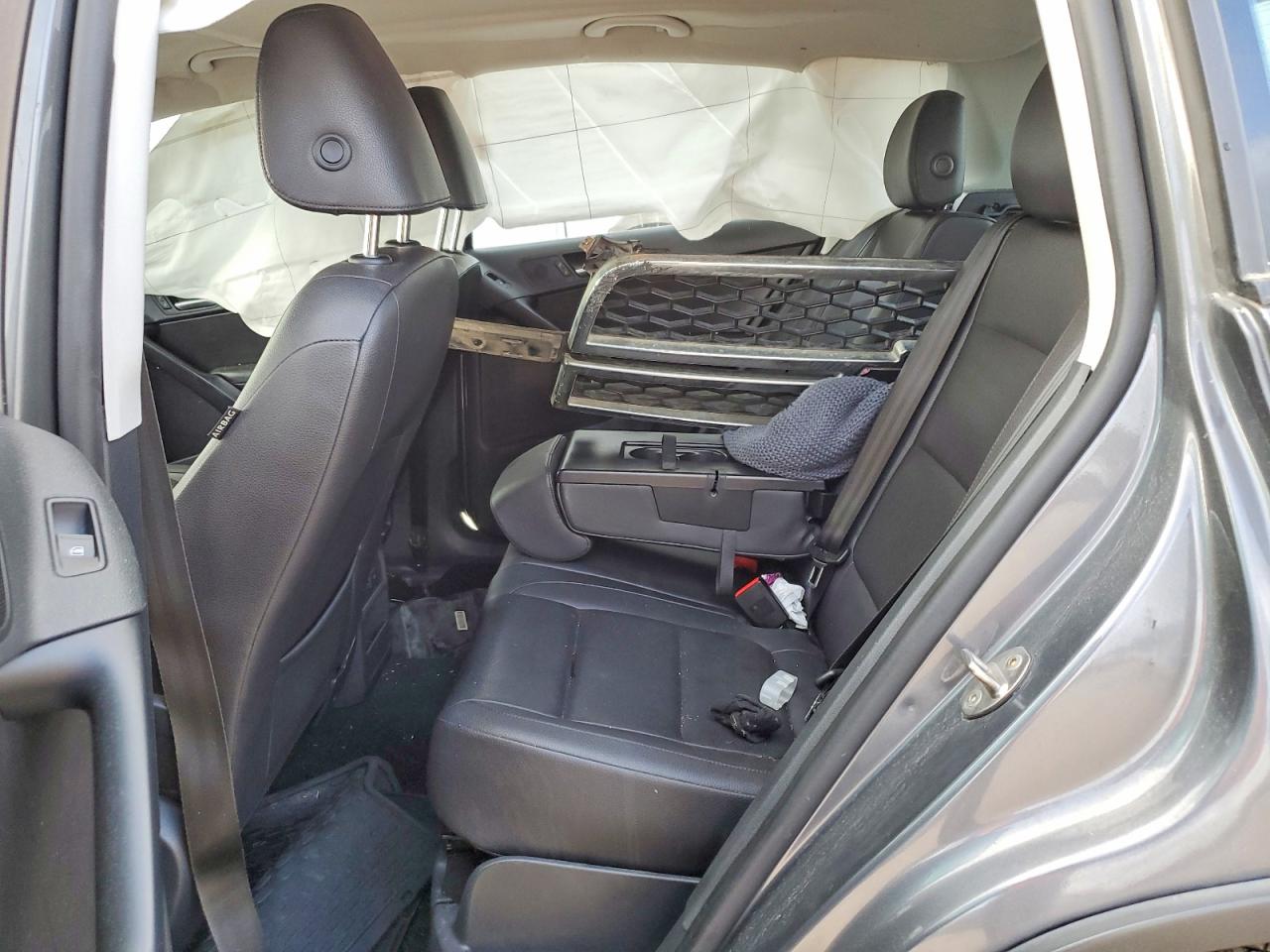 Volkswagen Tiguan S