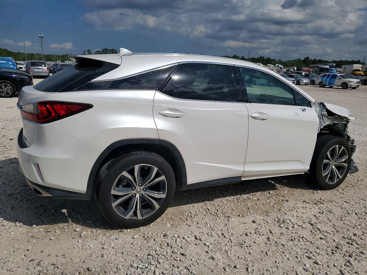 Lexus RX Base