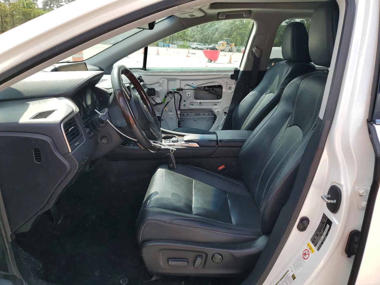 Lexus RX Base