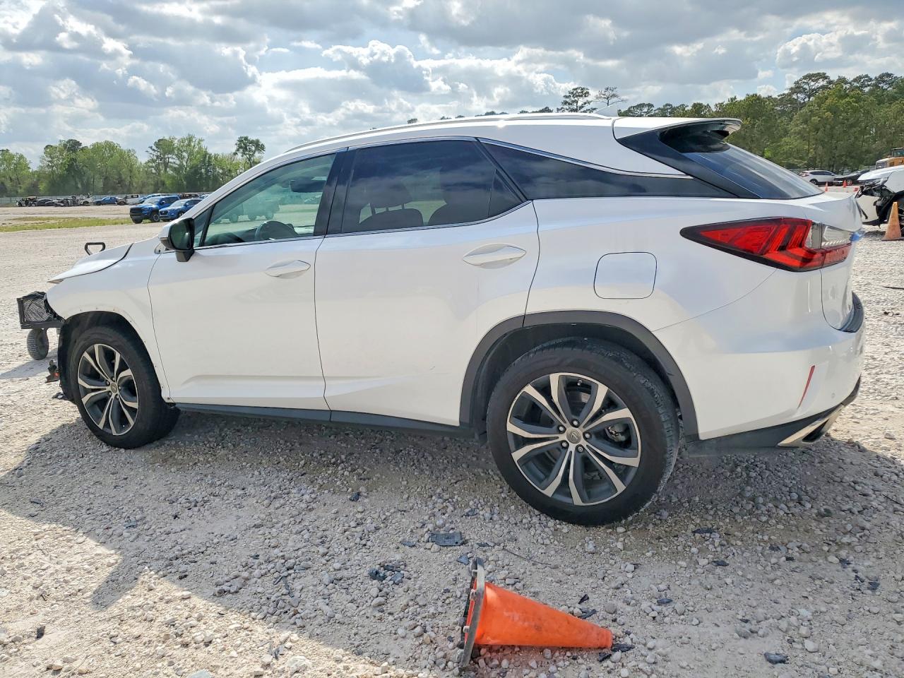 Lexus RX Base