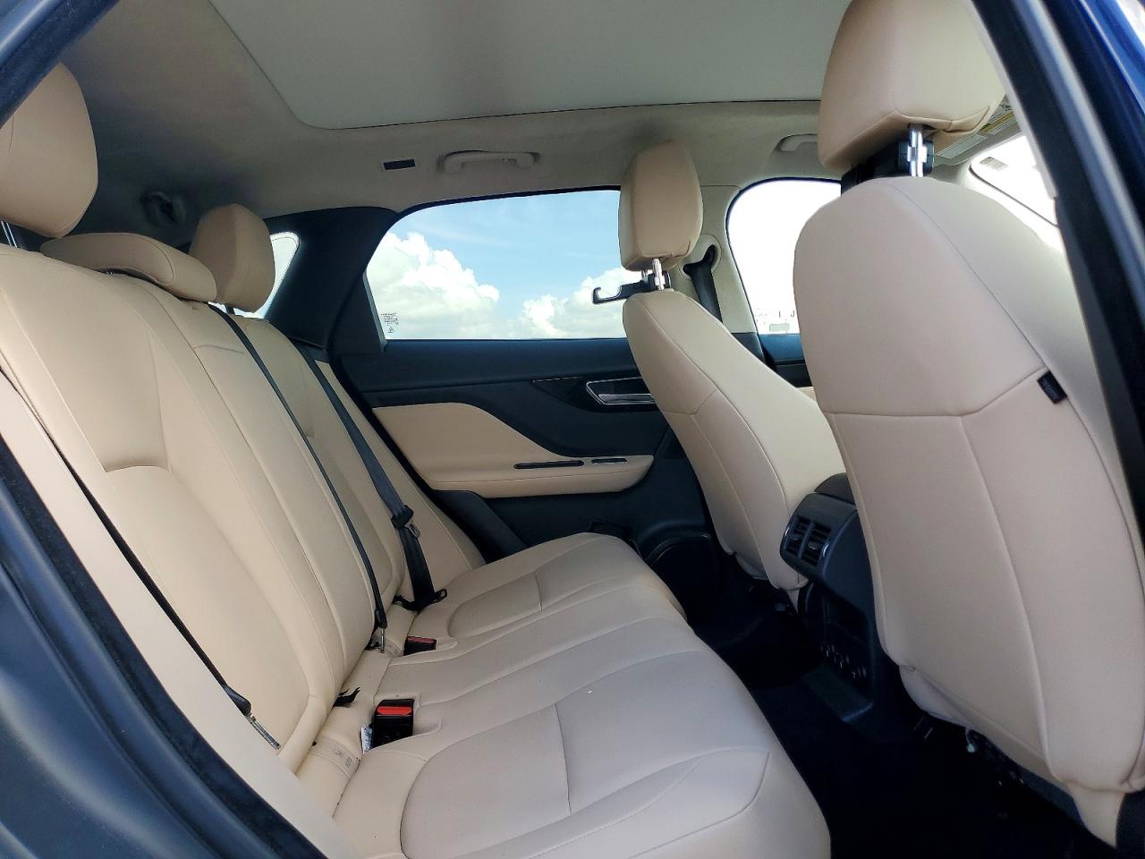 Jaguar F-PACE Premium