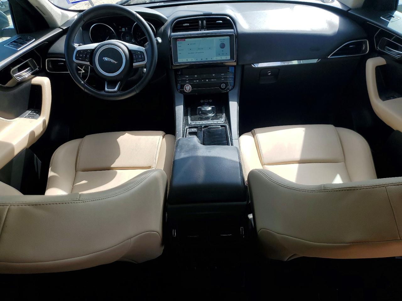 Jaguar F-PACE Premium