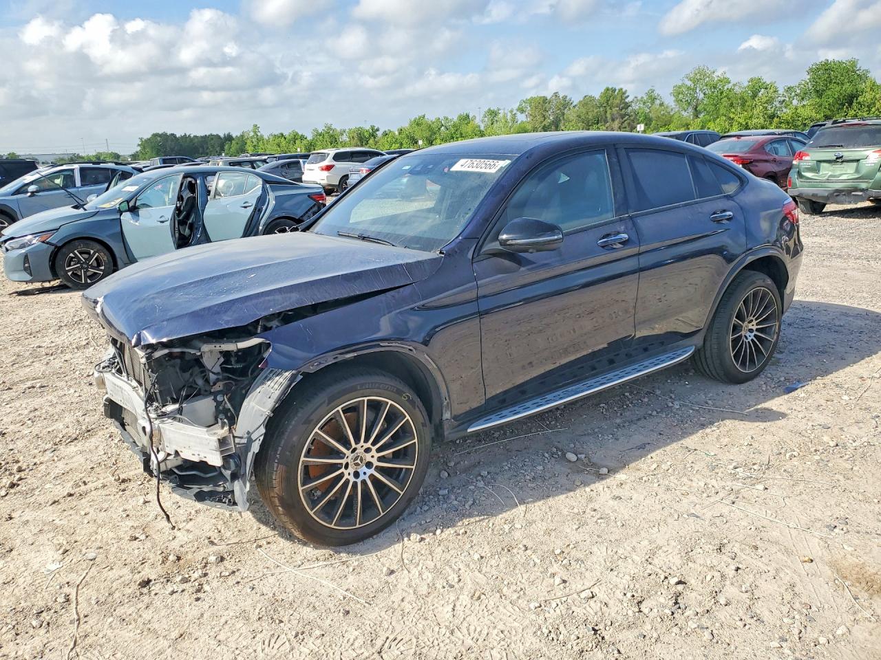 Salvage Mercedes-Benz GLC Image