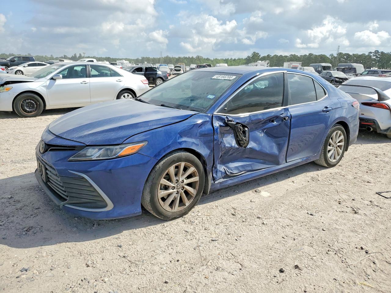 Salvage Toyota Camry Image