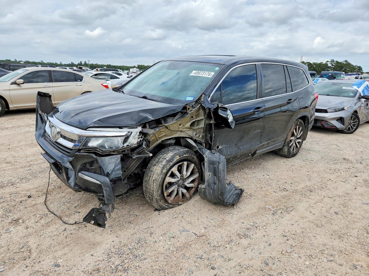 Salvage Honda Pilot Image