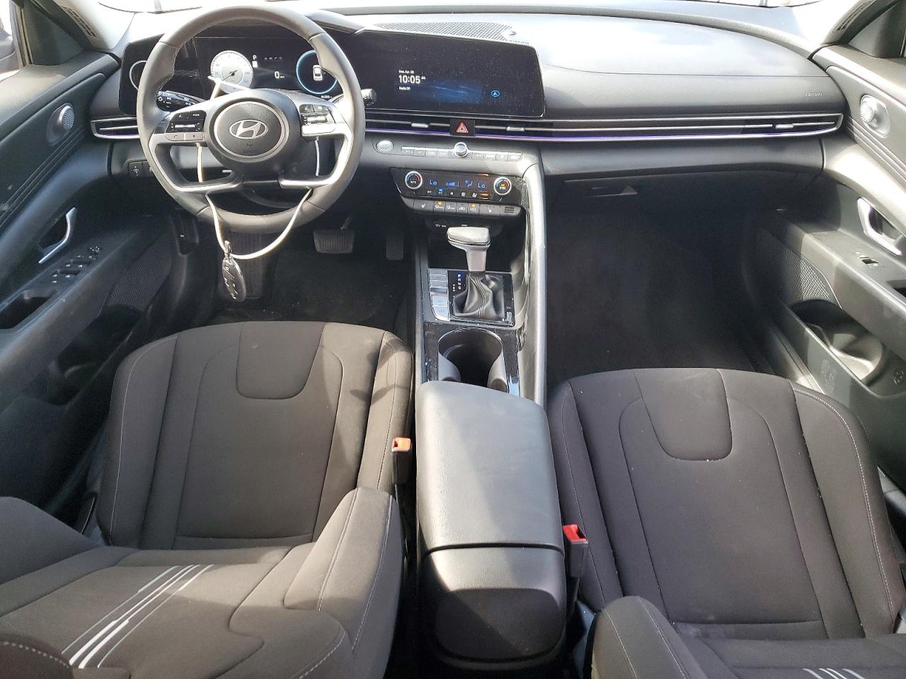 Hyundai ELANTRA Sel