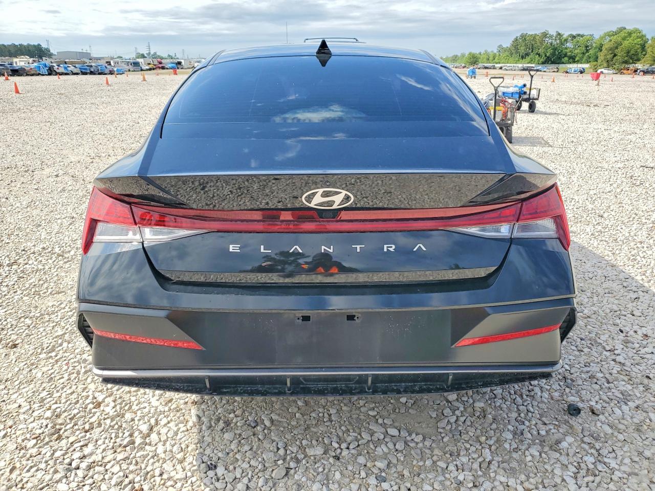 Hyundai ELANTRA Sel