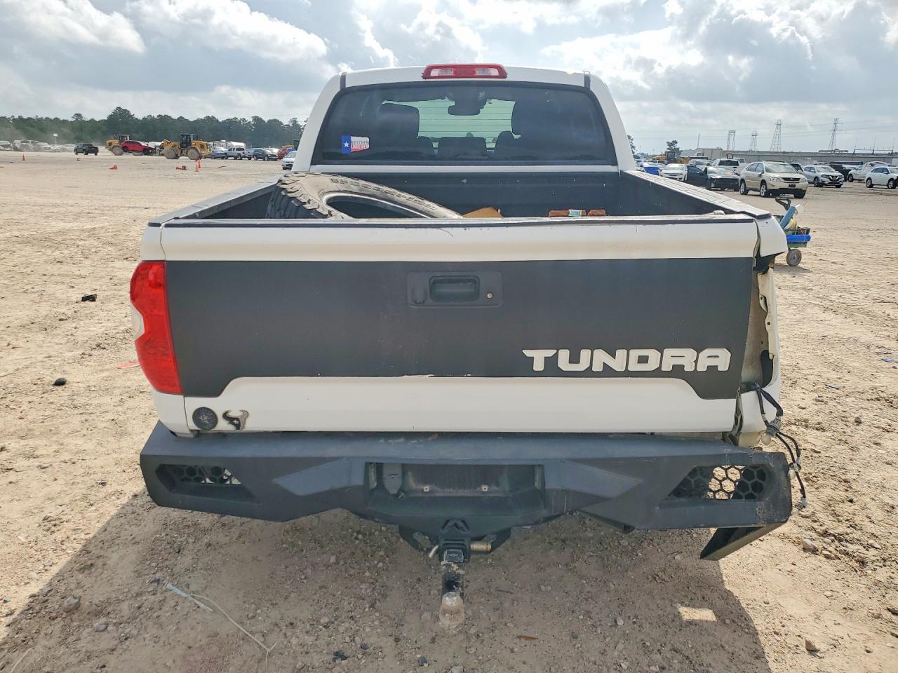 Toyota Tundra Crewmax Sr5