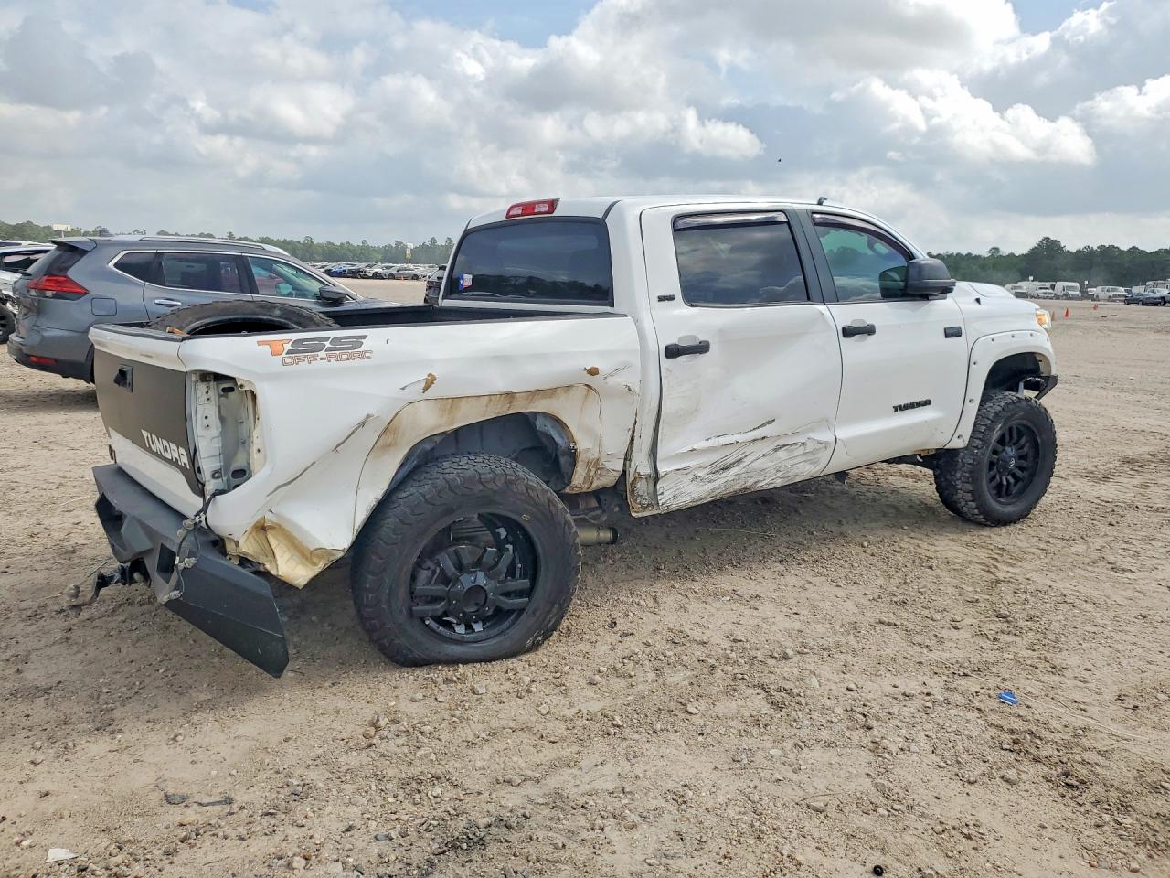 Toyota Tundra Crewmax Sr5