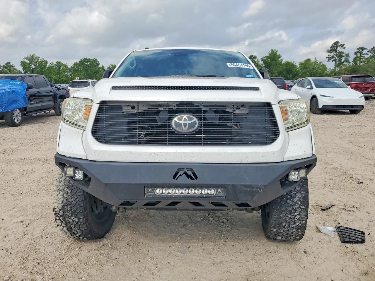 Toyota Tundra Crewmax Sr5