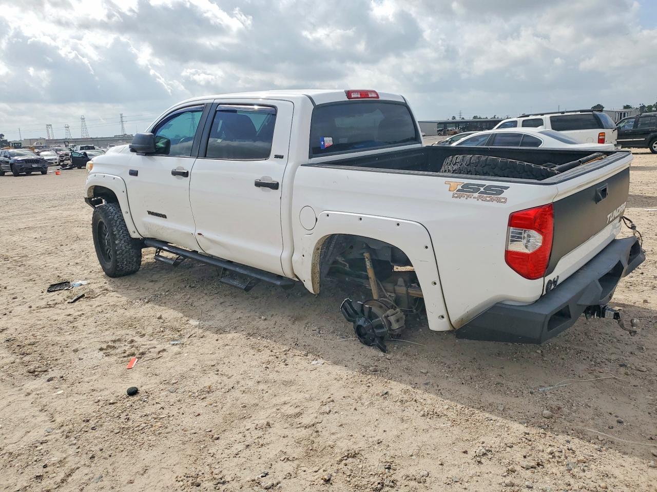 Toyota Tundra Crewmax Sr5