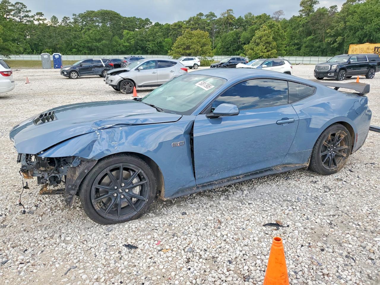 Salvage Ford Mustang Image