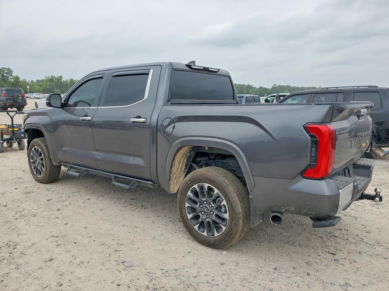Toyota Tundra Crewmax Limited
