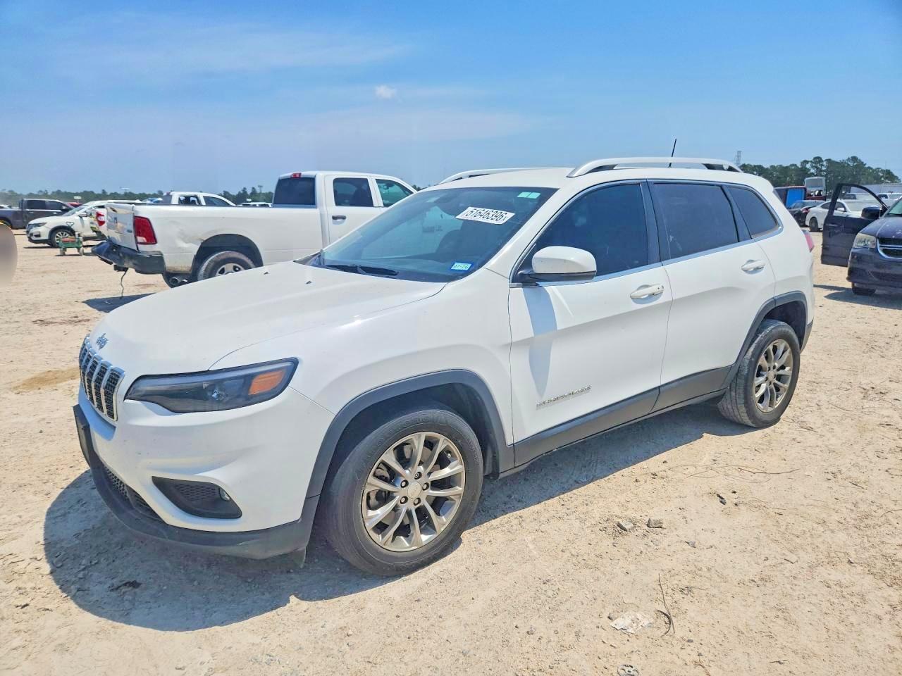 Salvage Jeep Cherokee Image