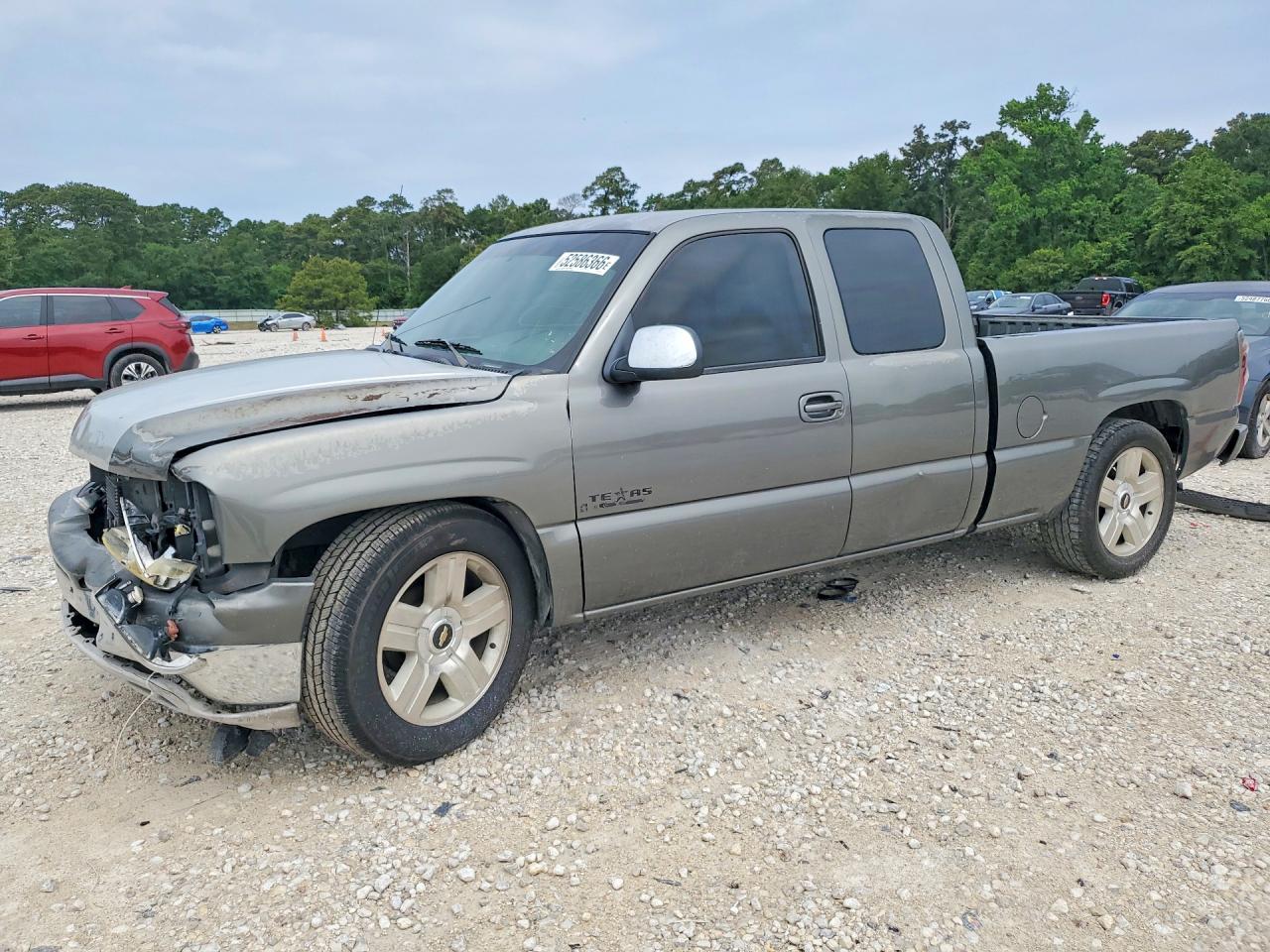 Salvage Chevrolet Silverado Image